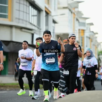 Runner Photo 7913345