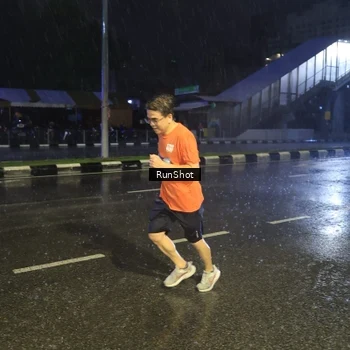 Runner Photo 7913361