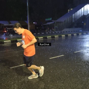 Runner Photo 7913367