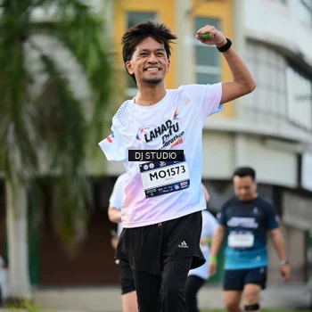 Runner Photo 7913403