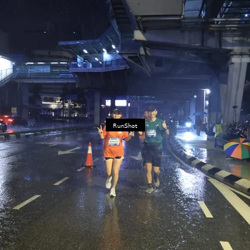 Runner Photo 7913411