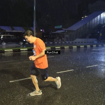 Runner Photo 7913413