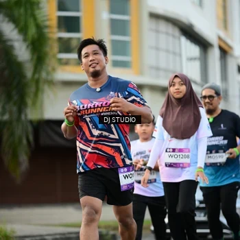 Runner Photo 7913416