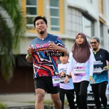 Runner Photo 7913430