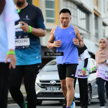 Runner Photo 7913463