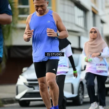Runner Photo 7913472