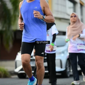 Runner Photo 7913476