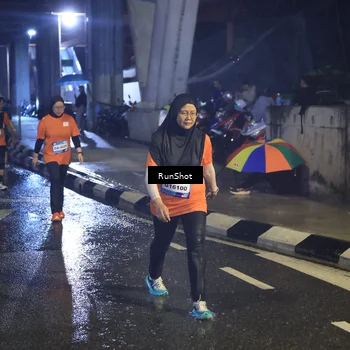 Runner Photo 7913525