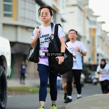 Runner Photo 7913550