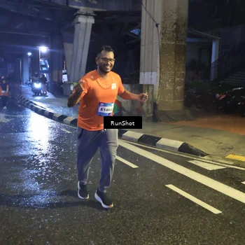 Runner Photo 7913563