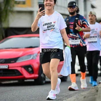 Runner Photo 7913672