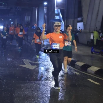 Runner Photo 7913673