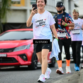 Runner Photo 7913675