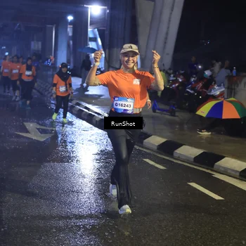 Runner Photo 7913678