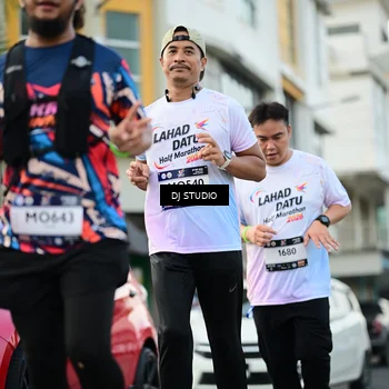 Runner Photo 7913690