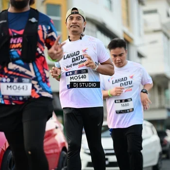 Runner Photo 7913692
