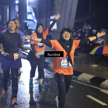 Runner Photo 7913845