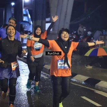 Runner Photo 7913852