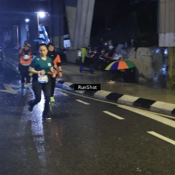 Runner Photo 7913853