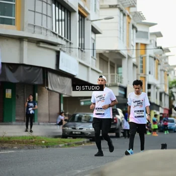 Runner Photo 7913914