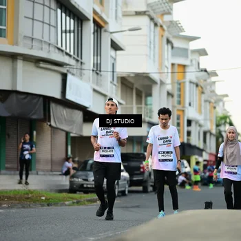 Runner Photo 7913924