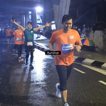 Runner Photo 7913963