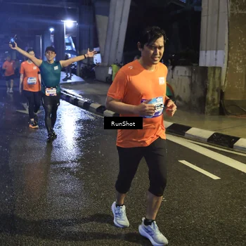 Runner Photo 7913969