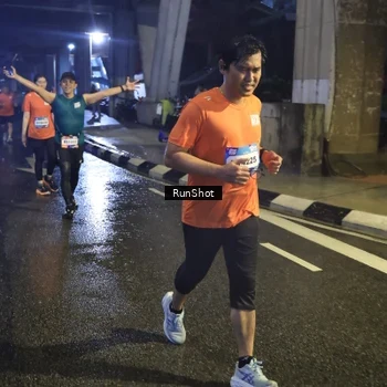 Runner Photo 7913977
