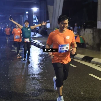 Runner Photo 7913980