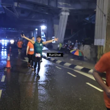 Runner Photo 7913991