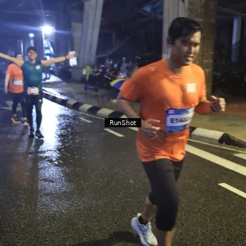 Runner Photo 7913992