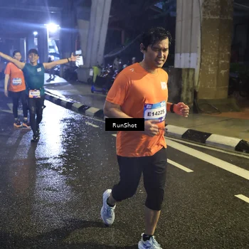 Runner Photo 7914001