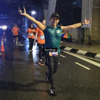 Runner Photo 7914053