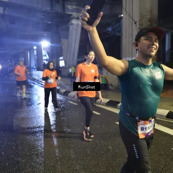 Runner Photo 7914068