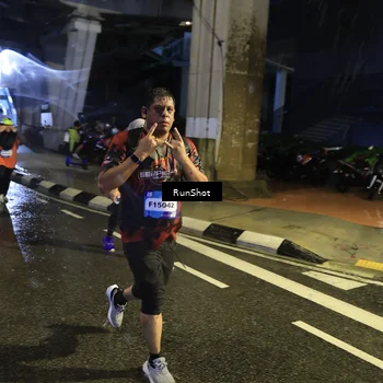 Runner Photo 7914462