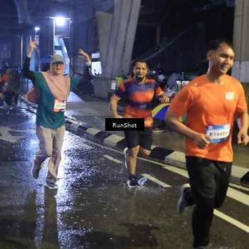 Runner Photo 7914622