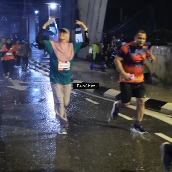 Runner Photo 7914628