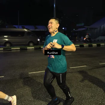 Runner Photo 7914641