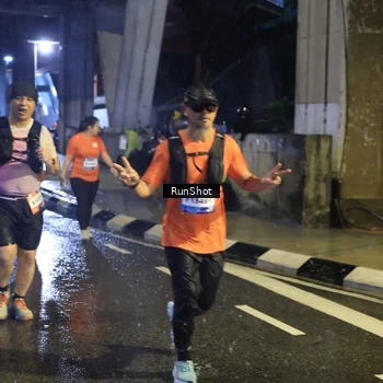 Runner Photo 7915028