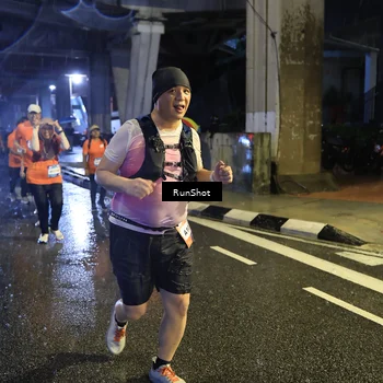 Runner Photo 7915069