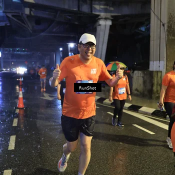 Runner Photo 7915176