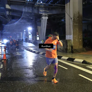 Runner Photo 7915332