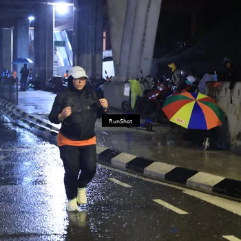 Runner Photo 7915398