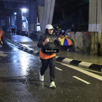 Runner Photo 7915417