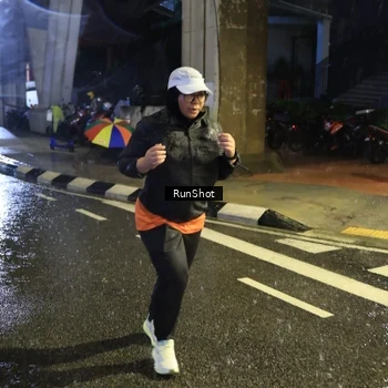 Runner Photo 7915444