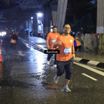 Runner Photo 7915636