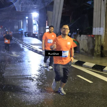 Runner Photo 7915639
