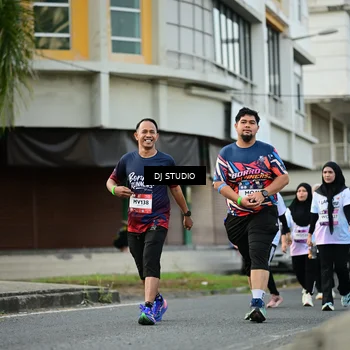 Runner Photo 7915641