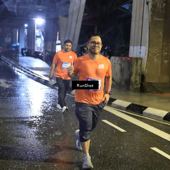 Runner Photo 7915651