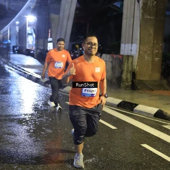 Runner Photo 7915656